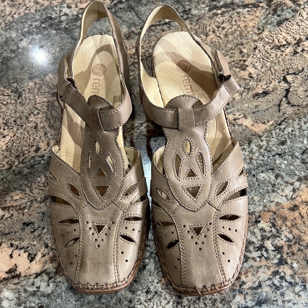 Remonte Sandals - Picture 2 of 9